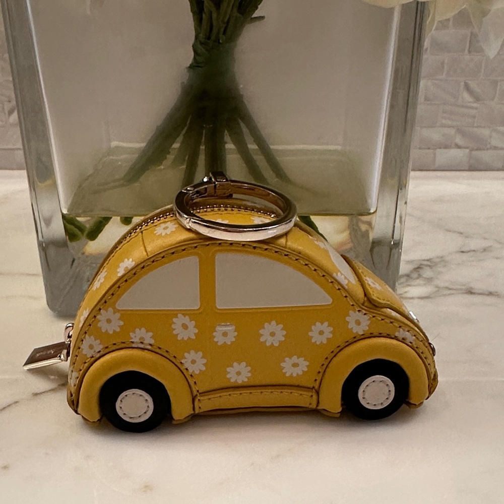 Yellow Volswagon Car-Shaped Keychain with Floral Design by Kate Spade🚖